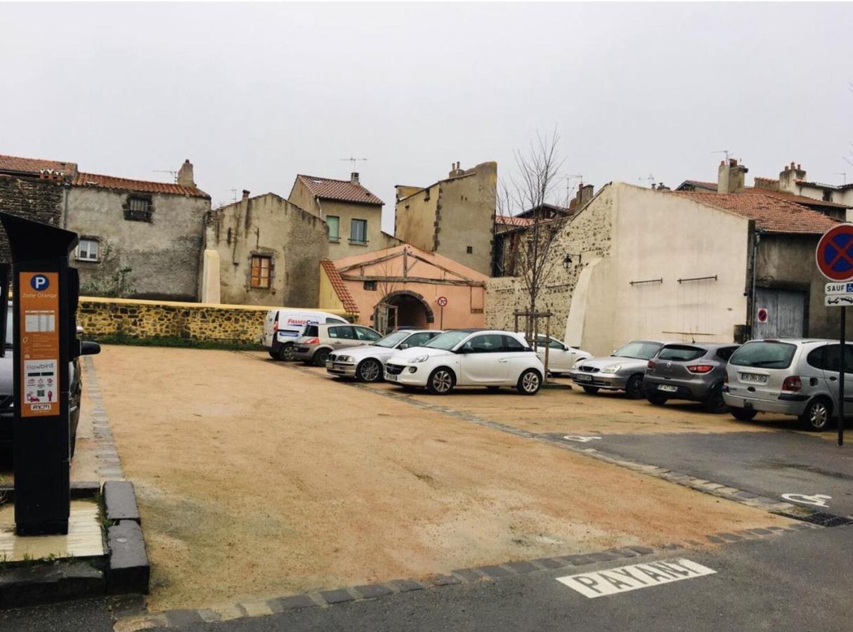 Apartamento Location F1 Neuf Centre Historique Riom Exterior foto